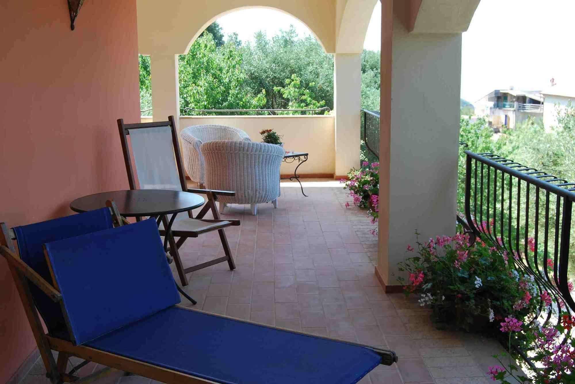 Villa Santa Sofia Ascea Eksteriør billede
